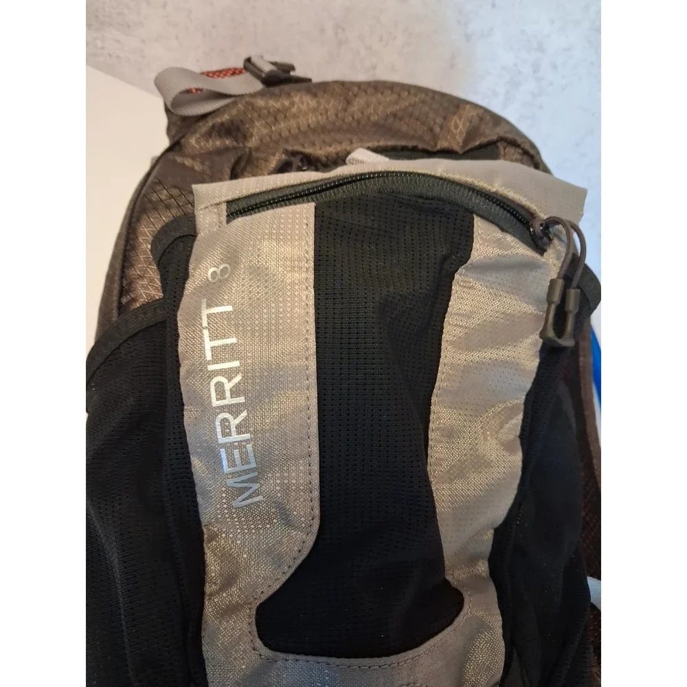 Merrell V-Flow Nylon Hydration Backpack Daypack Mesh Pockets Hiking Cycling Unis